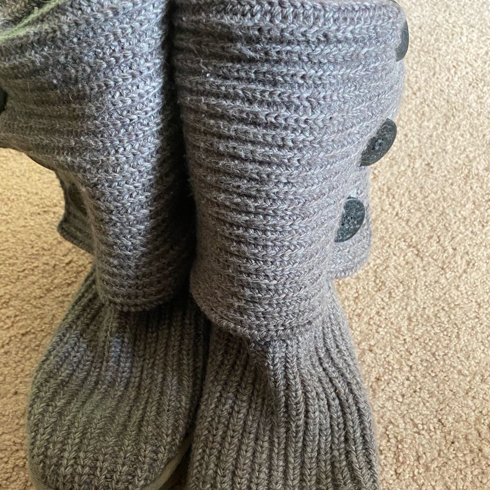 *FREE SHIPPING* UGG Classic Cardy II Knit Boot
